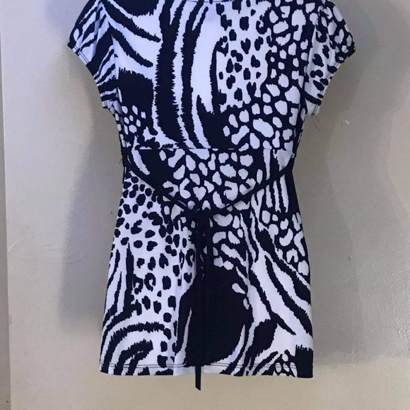 Bcx size medium black and white shirt - Picture 2 of 5